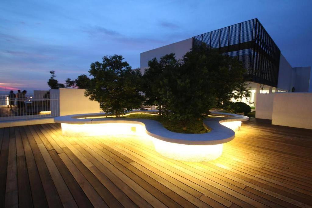 Lovely 3-Bedroom Serviced Apartment @ Cyberjaya Exterior photo