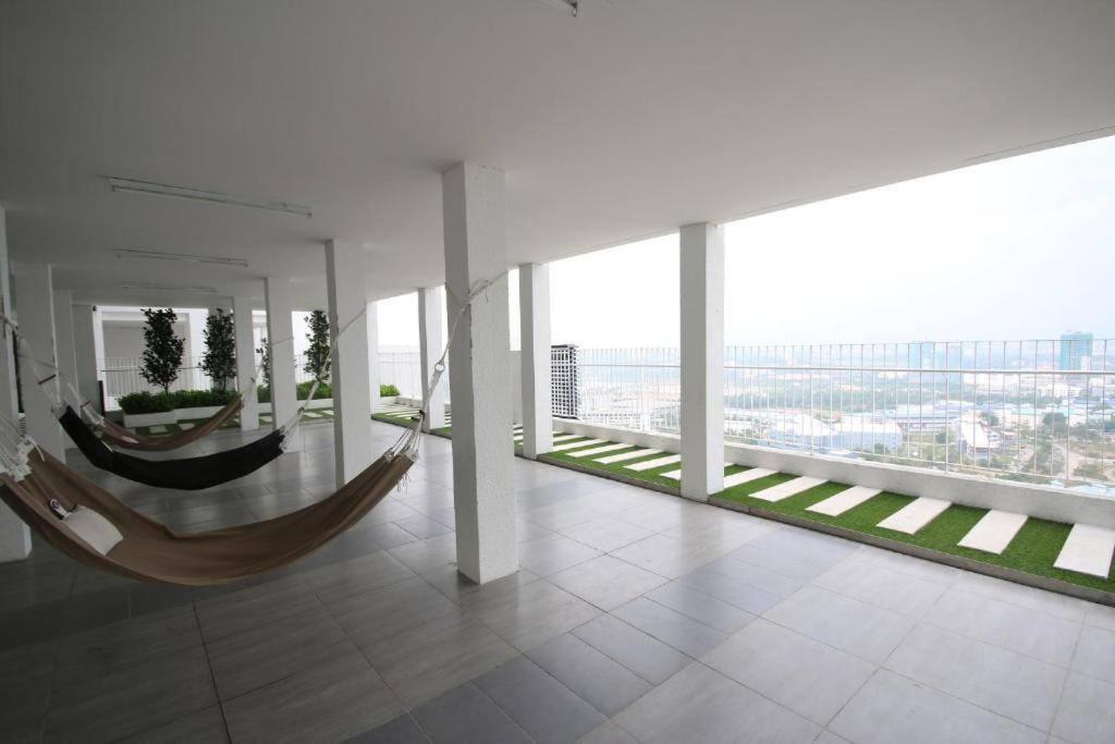 Lovely 3-Bedroom Serviced Apartment @ Cyberjaya Exterior photo